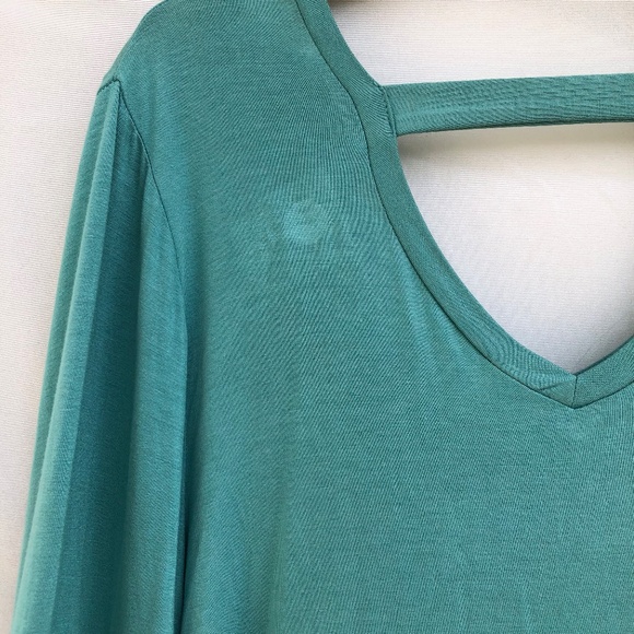 A&I Boho Green Bell Sleeve Top - Picture 6 of 6